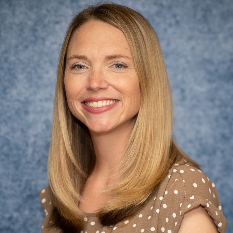 Courtney Maurer headshot